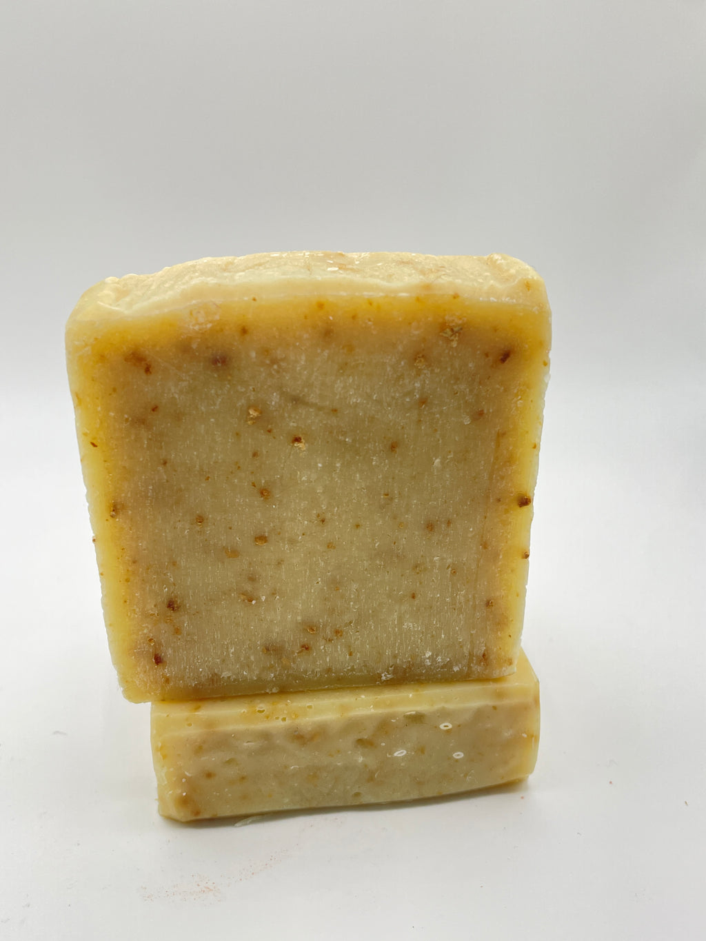 Exfoliating Clementine Soap: Natural Glow with Pure Essential Oils