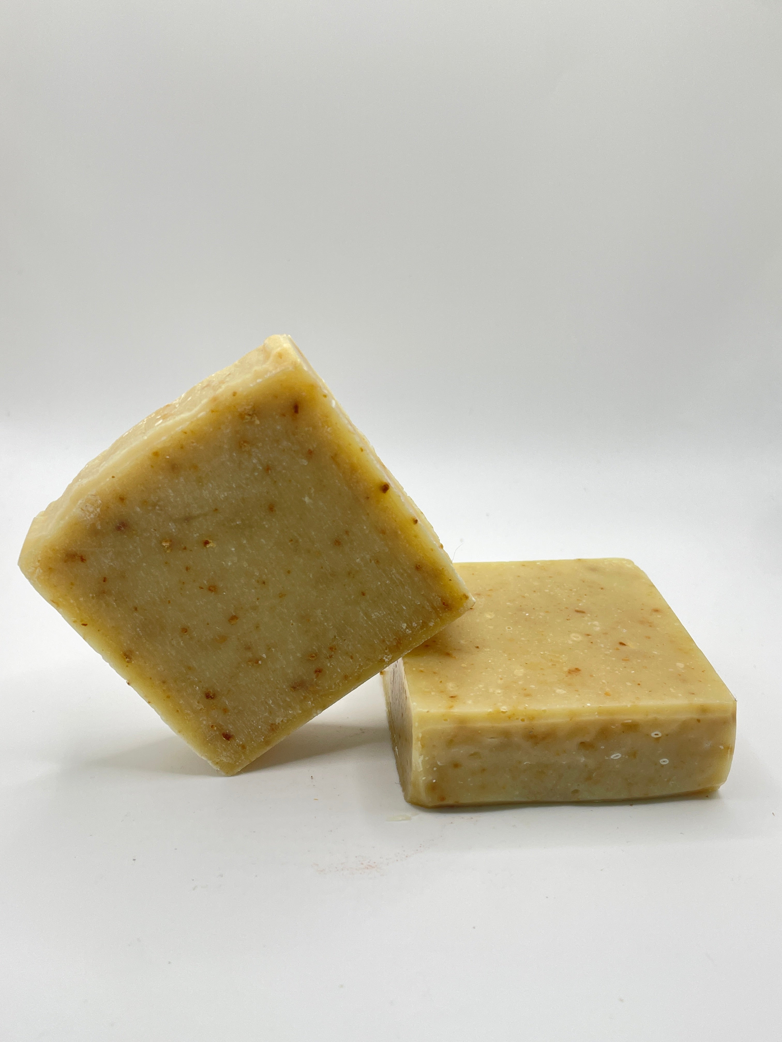 Exfoliating Clementine Soap: Natural Glow with Pure Essential Oils